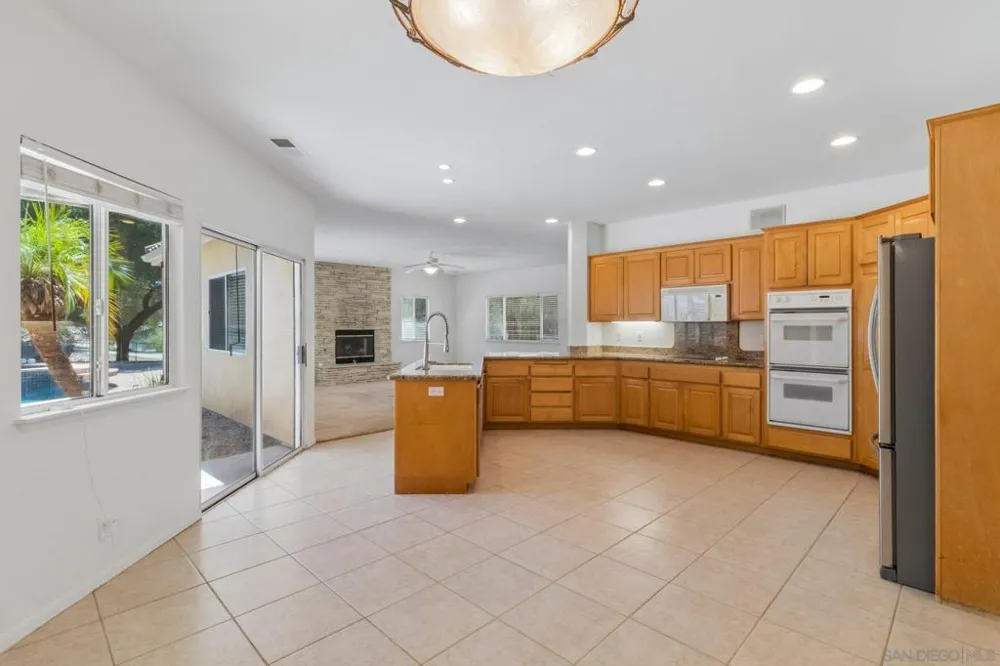 29081 Fruitvale Valley Center, CA 92082