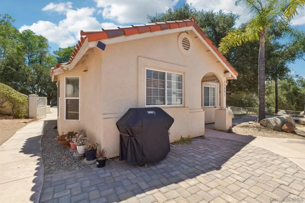 29081 Fruitvale Valley Center, CA 92082