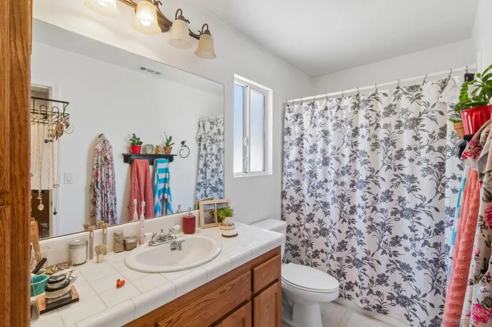 29081 Fruitvale Valley Center, CA 92082