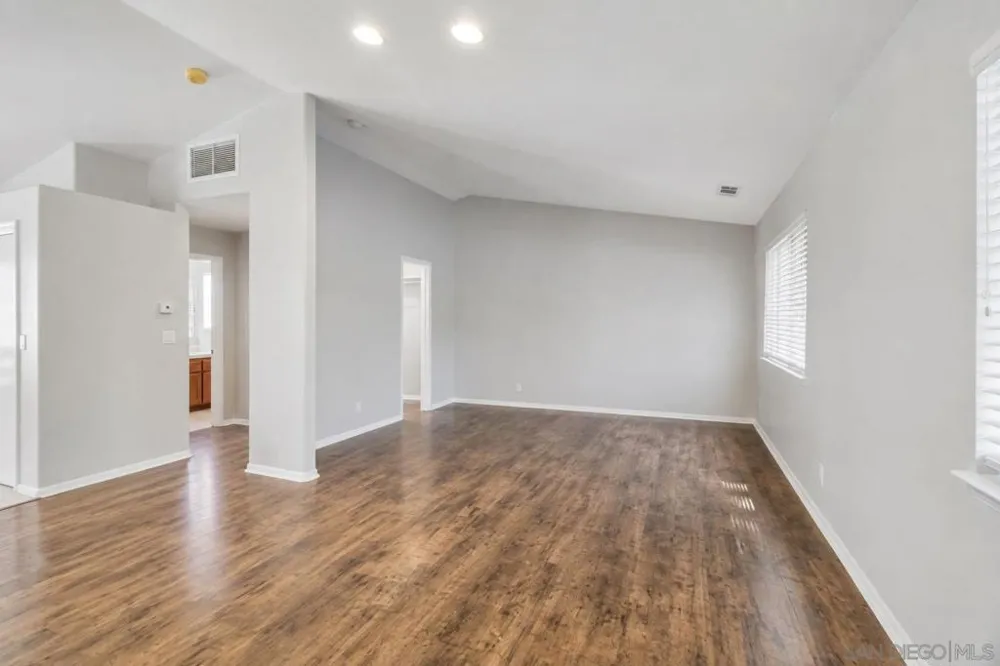 29081 Fruitvale Valley Center, CA 92082