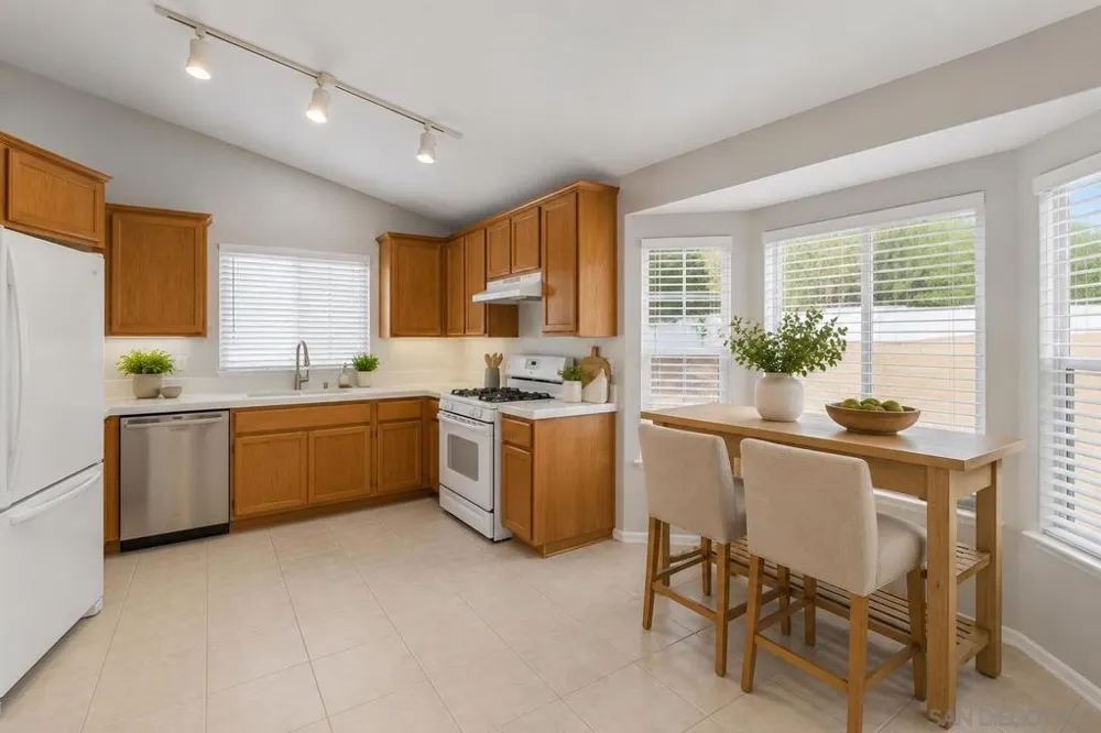 29081 Fruitvale Valley Center, CA 92082