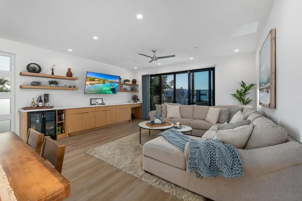 119 Date Ave Imperial Beach, CA 91932