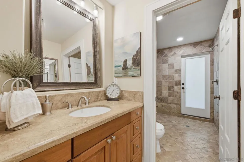 13327 Calle Colina Poway, CA 92064