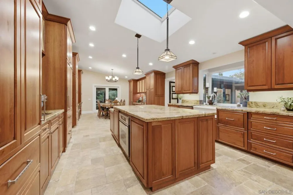 13327 Calle Colina Poway, CA 92064
