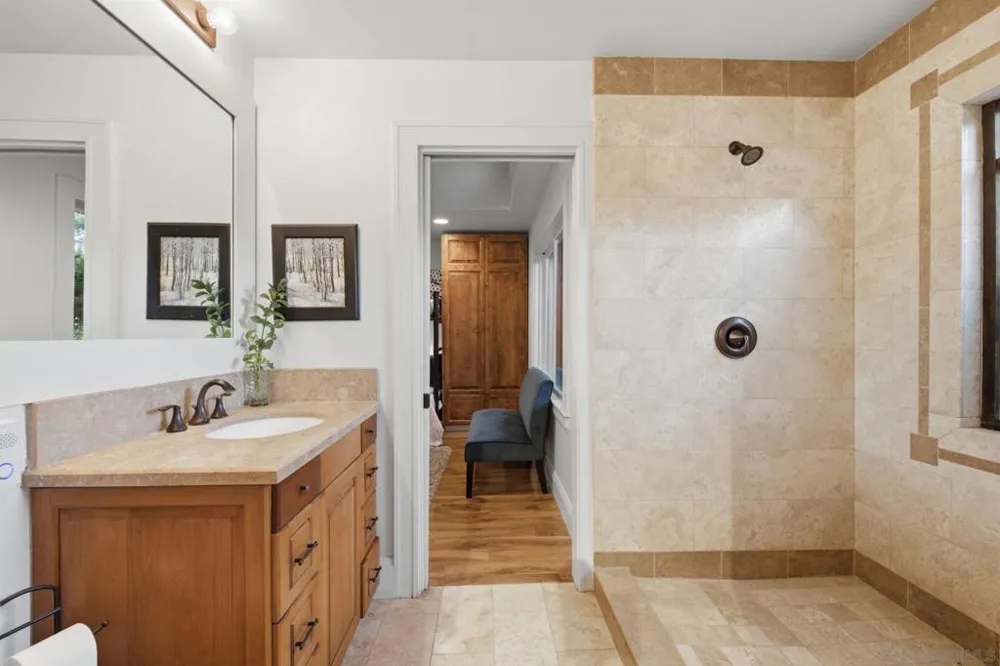 13327 Calle Colina Poway, CA 92064