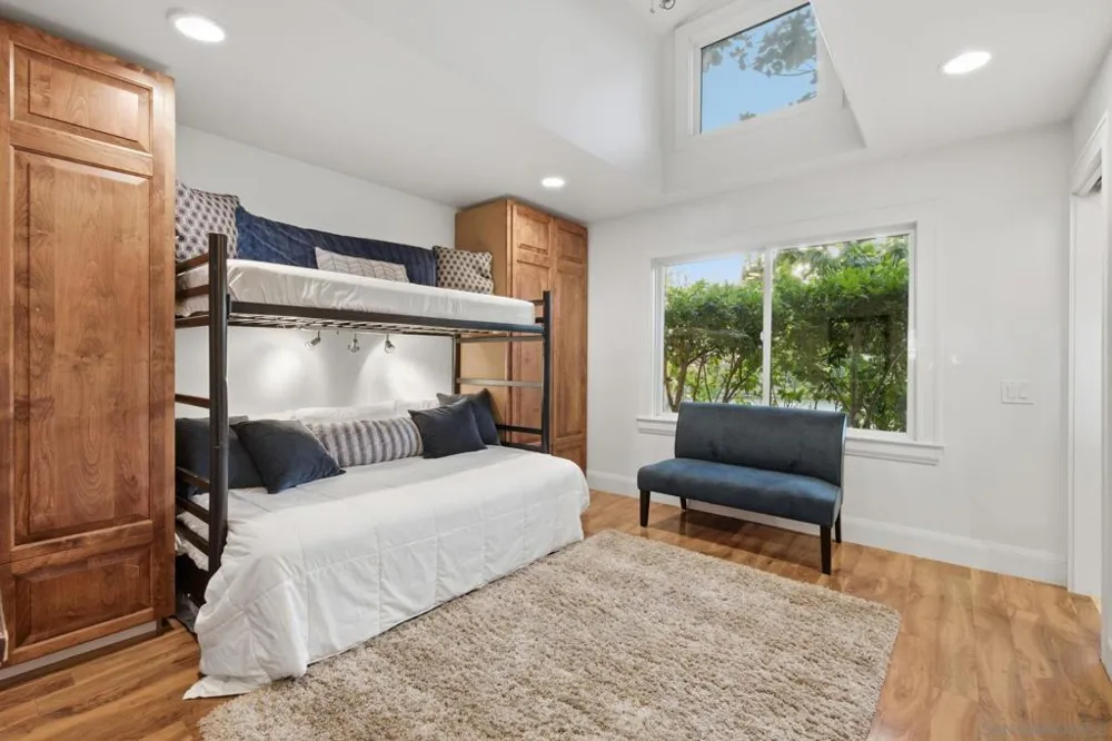 13327 Calle Colina Poway, CA 92064