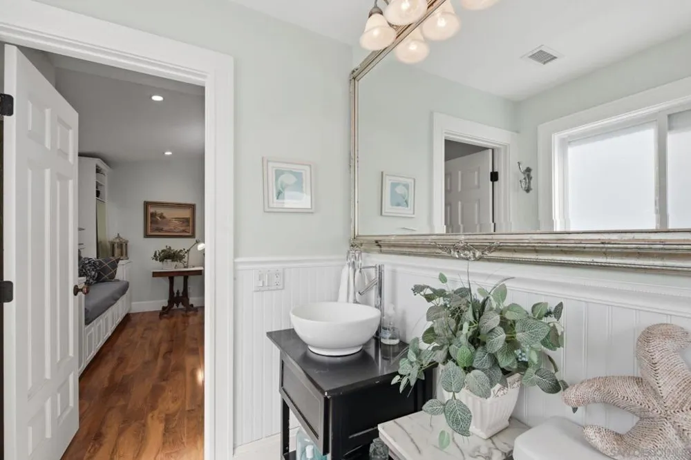 13327 Calle Colina Poway, CA 92064