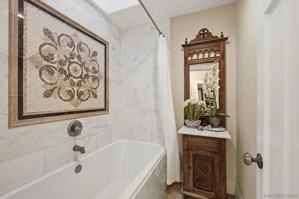 13327 Calle Colina Poway, CA 92064