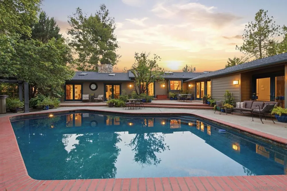 13327 Calle Colina Poway, CA 92064