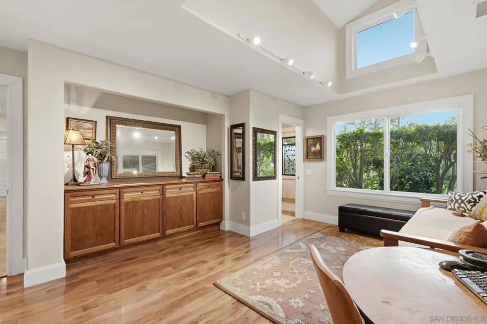 13327 Calle Colina Poway, CA 92064