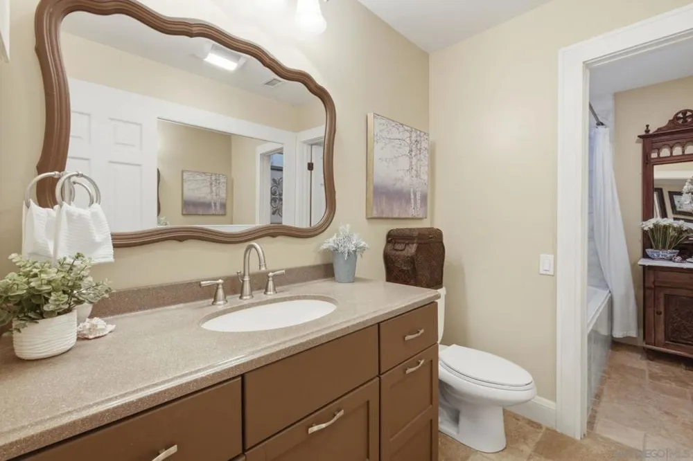 13327 Calle Colina Poway, CA 92064