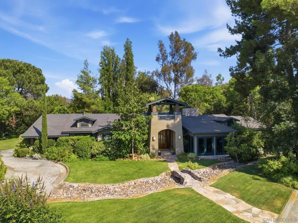 13327 Calle Colina Poway, CA 92064