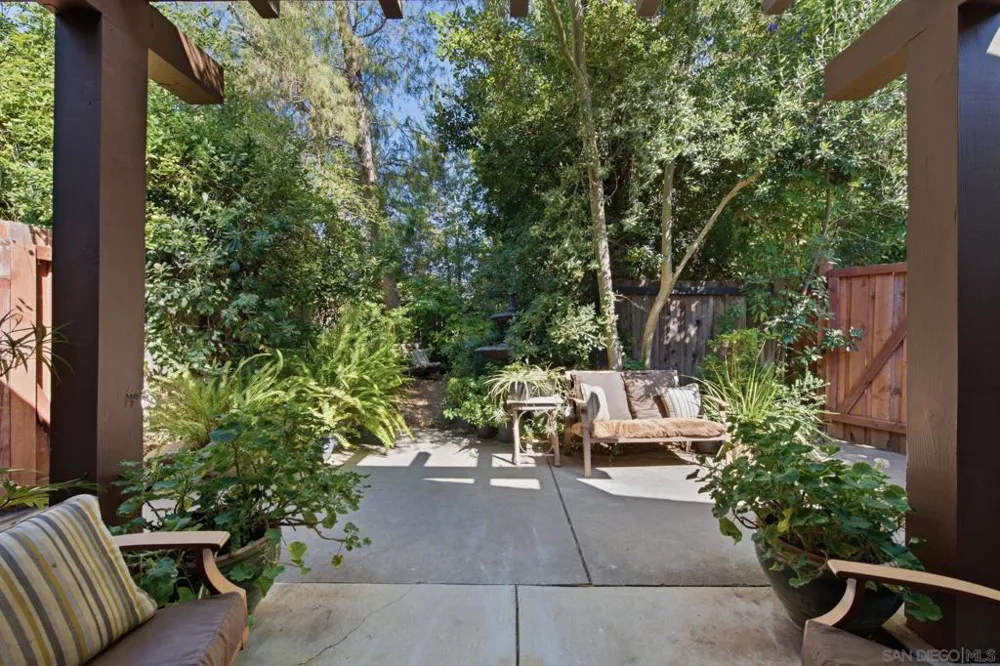 13327 Calle Colina Poway, CA 92064