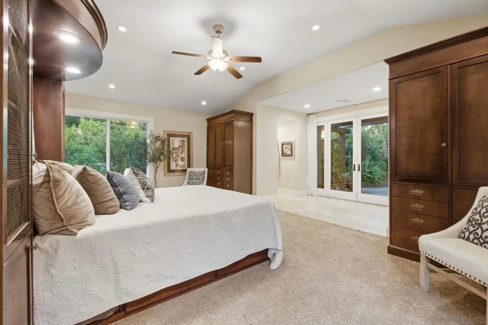 13327 Calle Colina Poway, CA 92064
