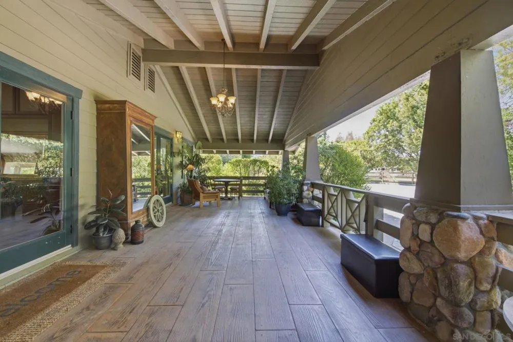 13327 Calle Colina Poway, CA 92064