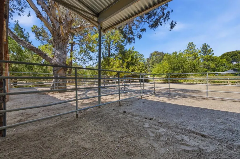 13327 Calle Colina Poway, CA 92064