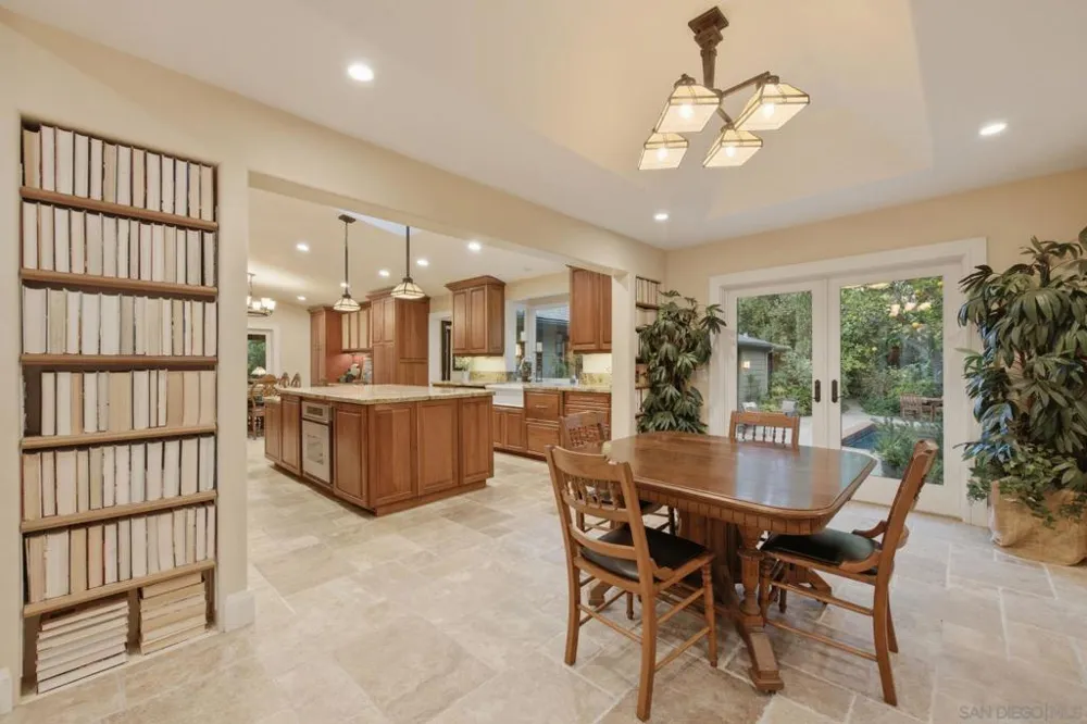 13327 Calle Colina Poway, CA 92064