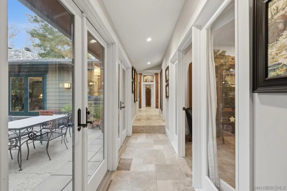 13327 Calle Colina Poway, CA 92064