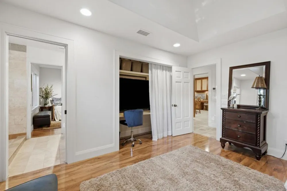 13327 Calle Colina Poway, CA 92064