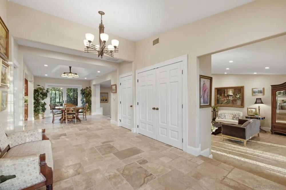 13327 Calle Colina Poway, CA 92064