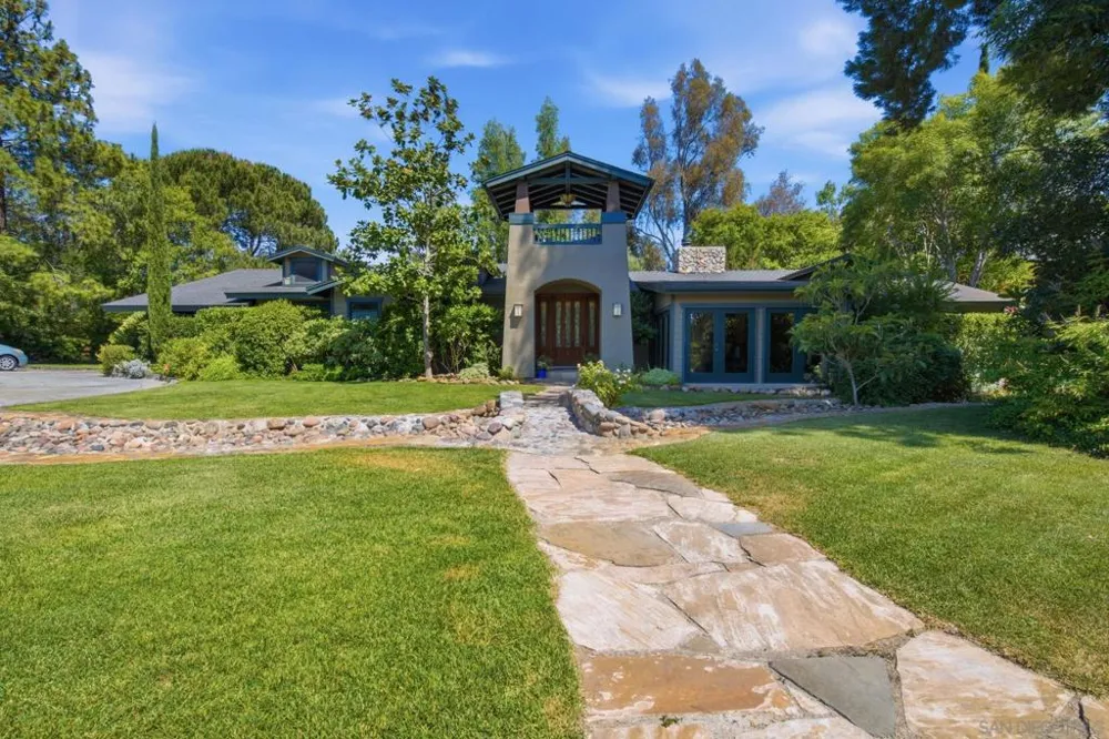 13327 Calle Colina Poway, CA 92064