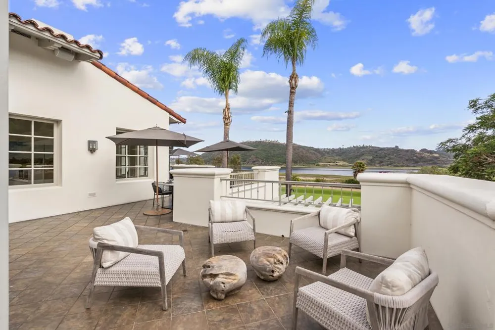 7027 Rockrose Terrace Carlsbad, CA 92011
