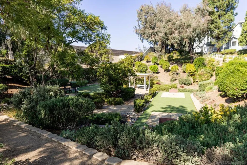 10060 Scripps Vista Way #33 San Diego, CA 92131