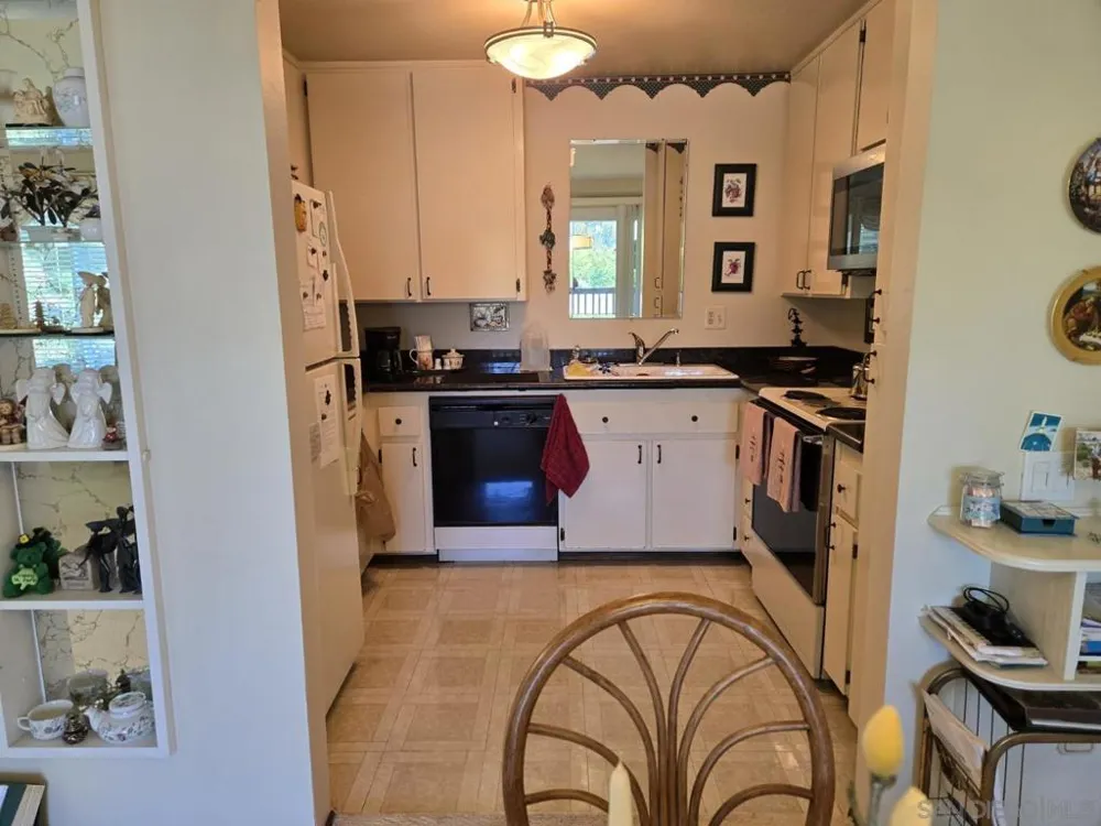 6267 Caminito Juanico San Diego, CA 92111