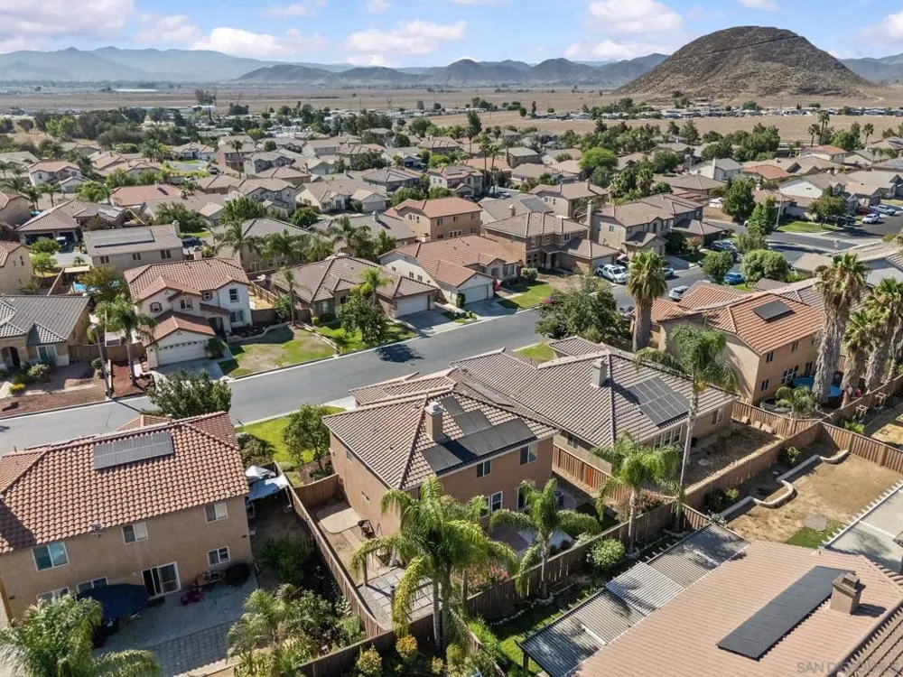 183 La Amistad Way Hemet, CA 92545