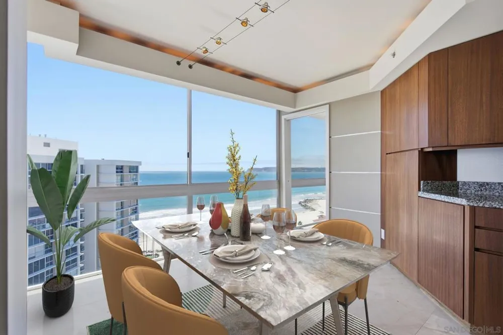 1710 Avenida del Mundo #PH02 Coronado, CA 92118