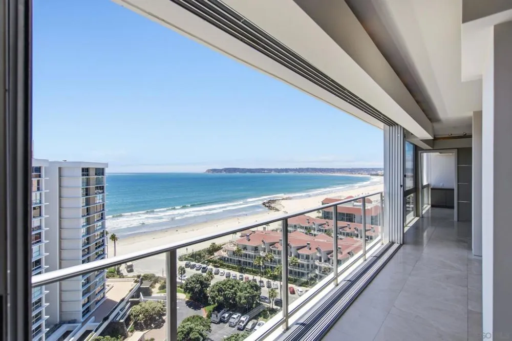 1710 Avenida del Mundo #PH02 Coronado, CA 92118