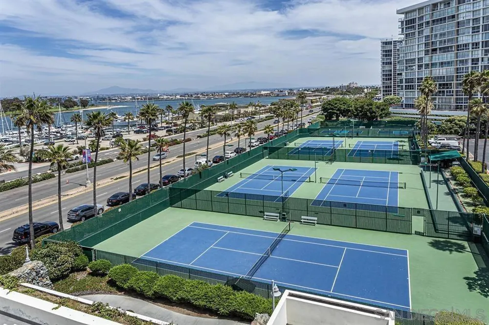 1710 Avenida del Mundo #PH02 Coronado, CA 92118