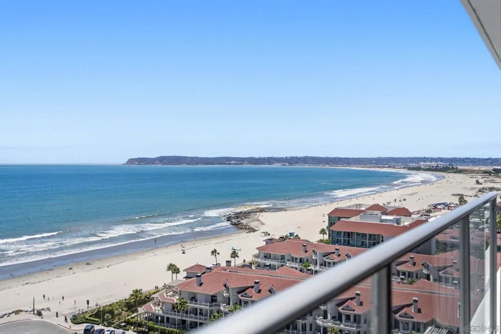 1710 Avenida del Mundo #PH02 Coronado, CA 92118