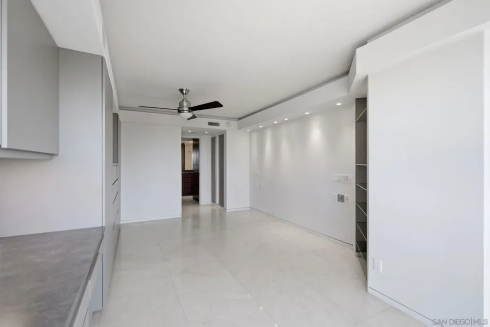 1710 Avenida del Mundo #PH02 Coronado, CA 92118