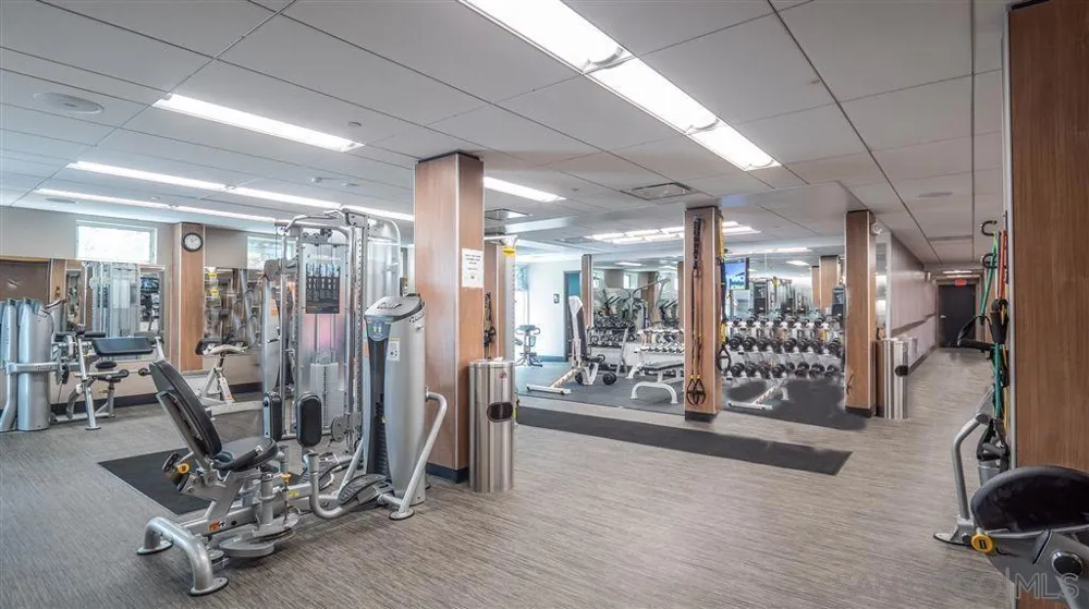 1710 Avenida del Mundo #PH02 Coronado, CA 92118