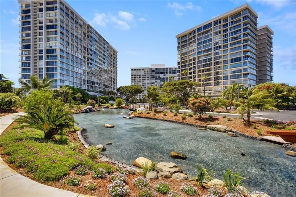 1710 Avenida del Mundo #PH02 Coronado, CA 92118