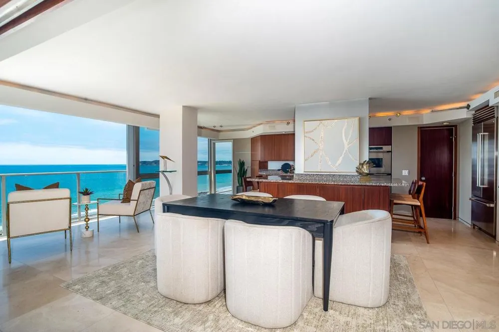 1710 Avenida del Mundo #PH02 Coronado, CA 92118