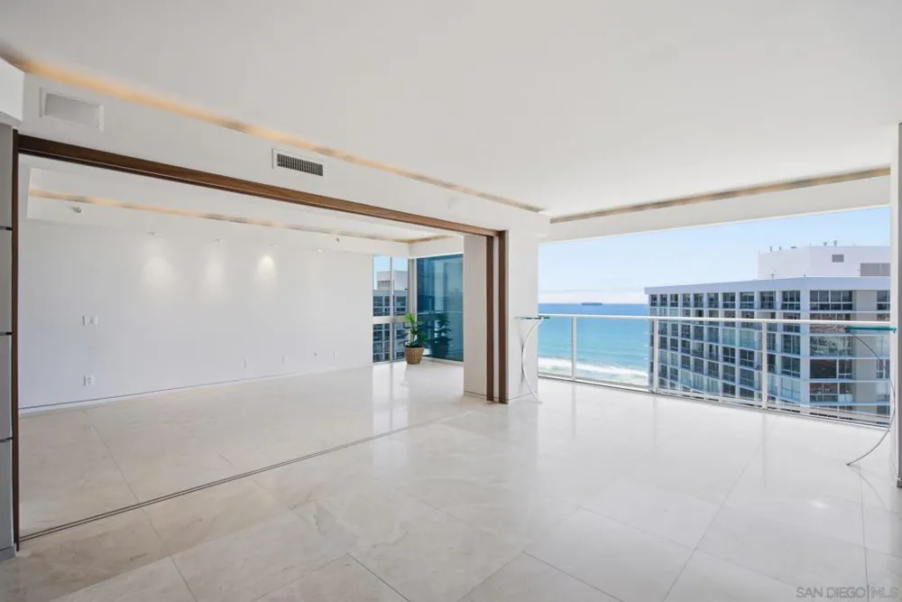 1710 Avenida del Mundo #PH02 Coronado, CA 92118