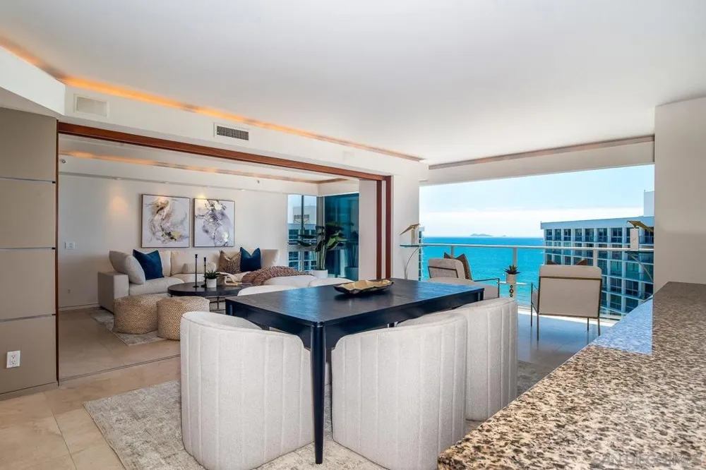 1710 Avenida del Mundo #PH02 Coronado, CA 92118
