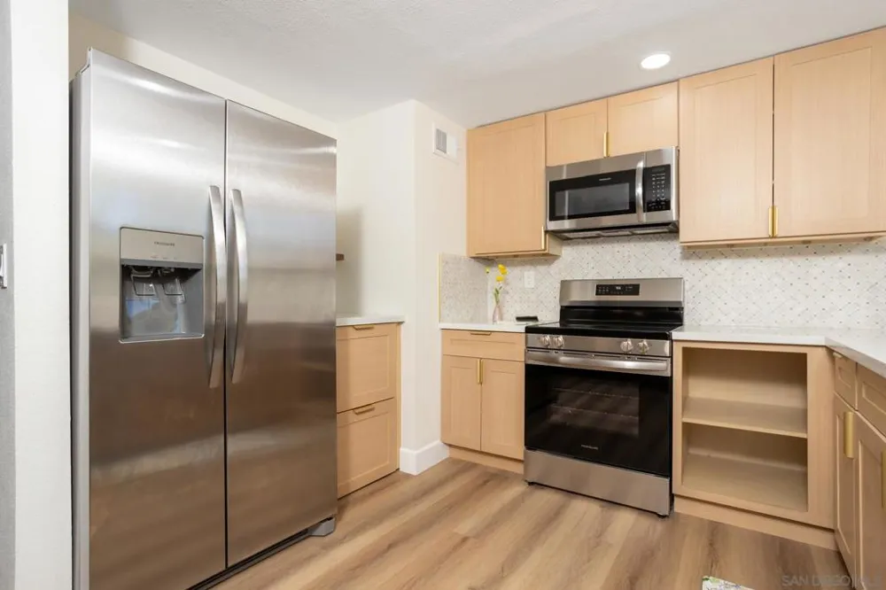 1719 Pepper Dr El Cajon, CA 92021