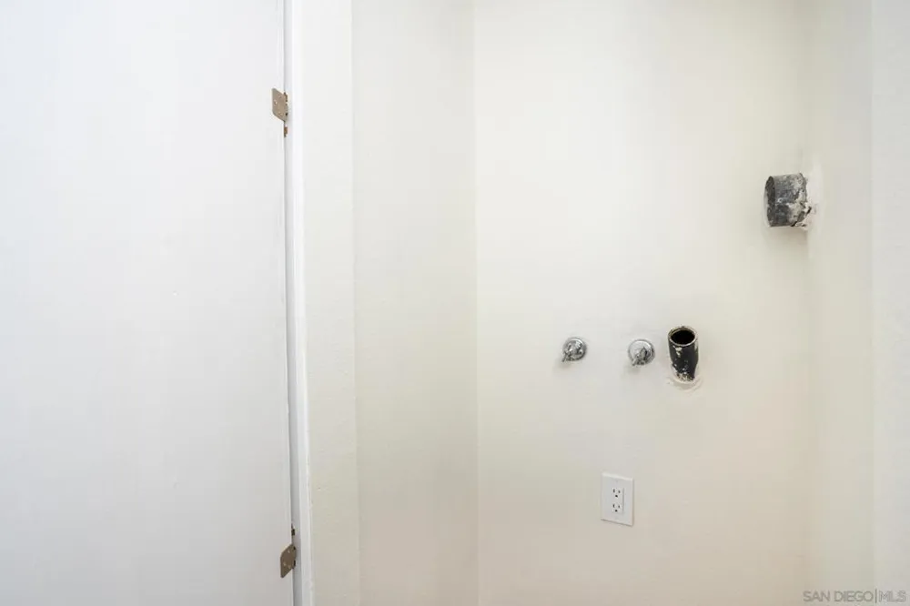 1719 Pepper Dr El Cajon, CA 92021
