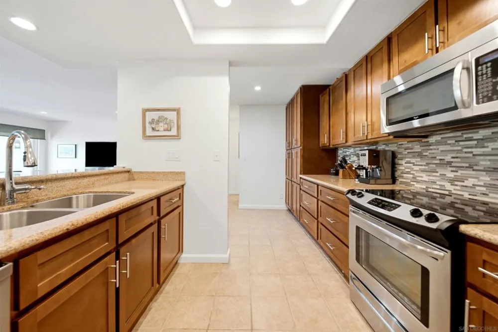 2510 Navarra #505 Carlsbad, CA 92009