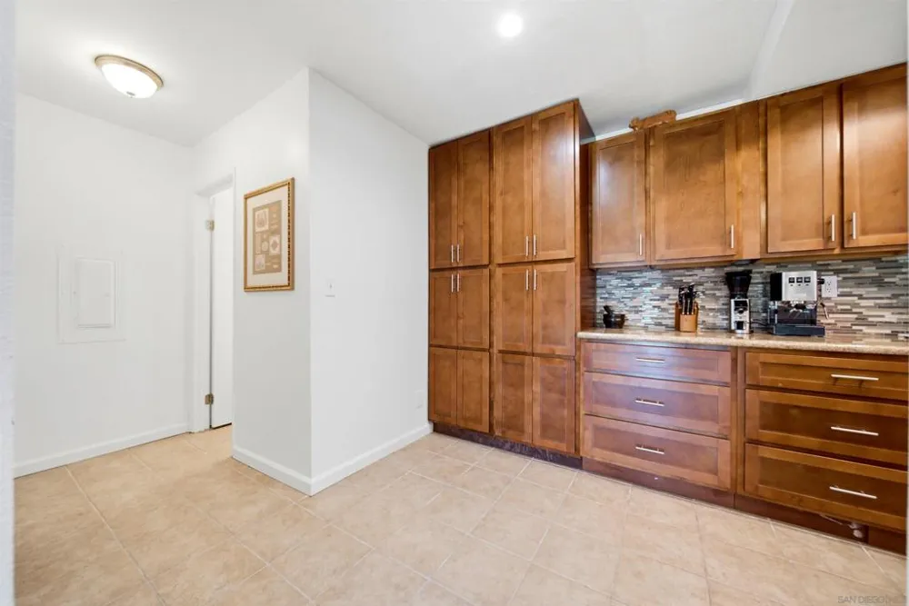 2510 Navarra #505 Carlsbad, CA 92009