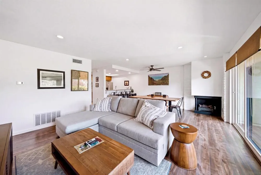 2510 Navarra #505 Carlsbad, CA 92009
