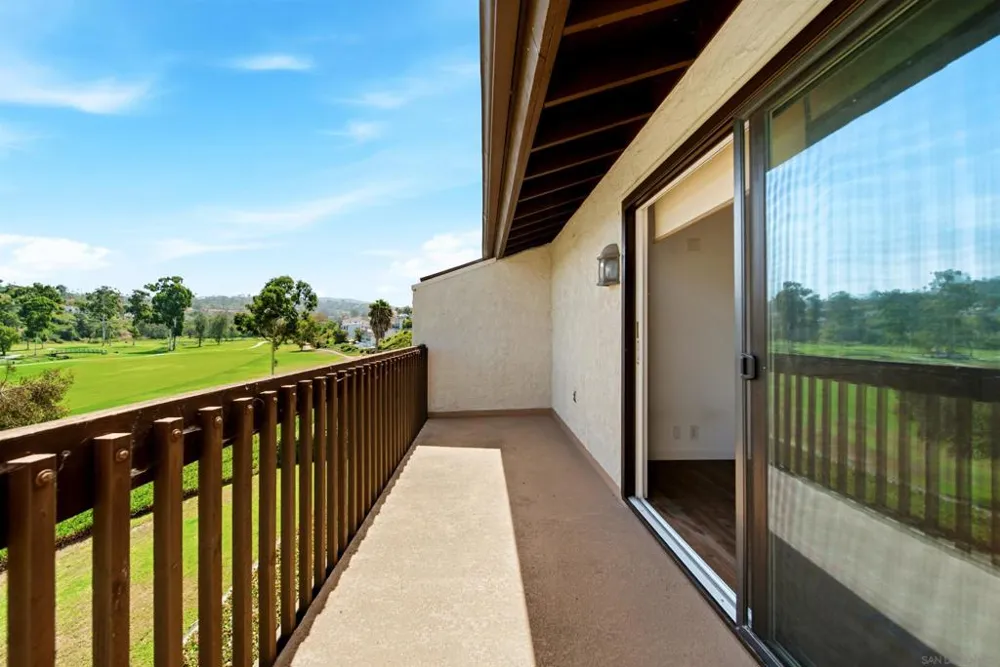2510 Navarra #505 Carlsbad, CA 92009