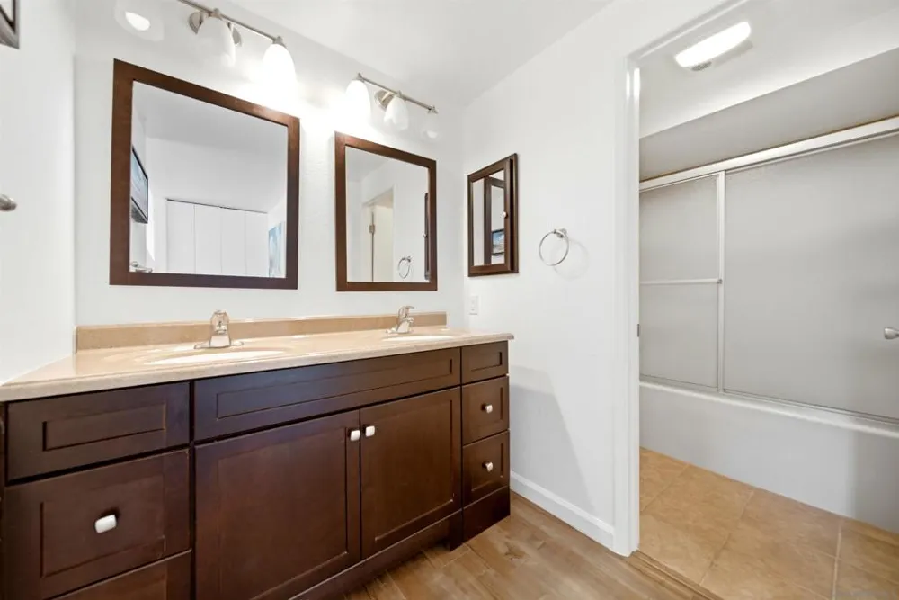 2510 Navarra #505 Carlsbad, CA 92009