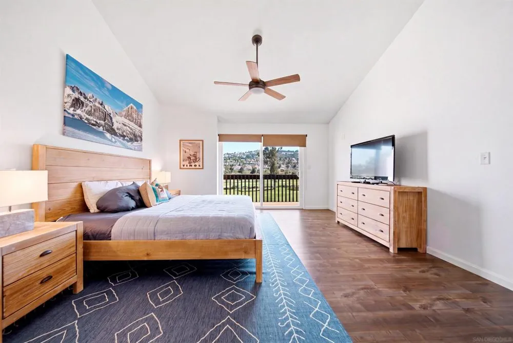 2510 Navarra #505 Carlsbad, CA 92009