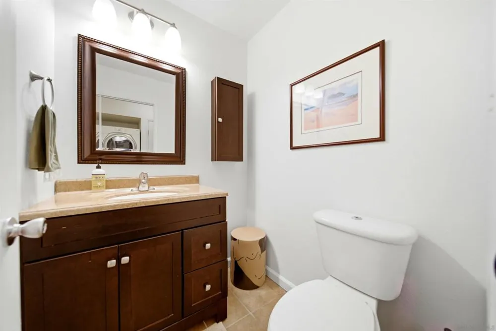 2510 Navarra #505 Carlsbad, CA 92009