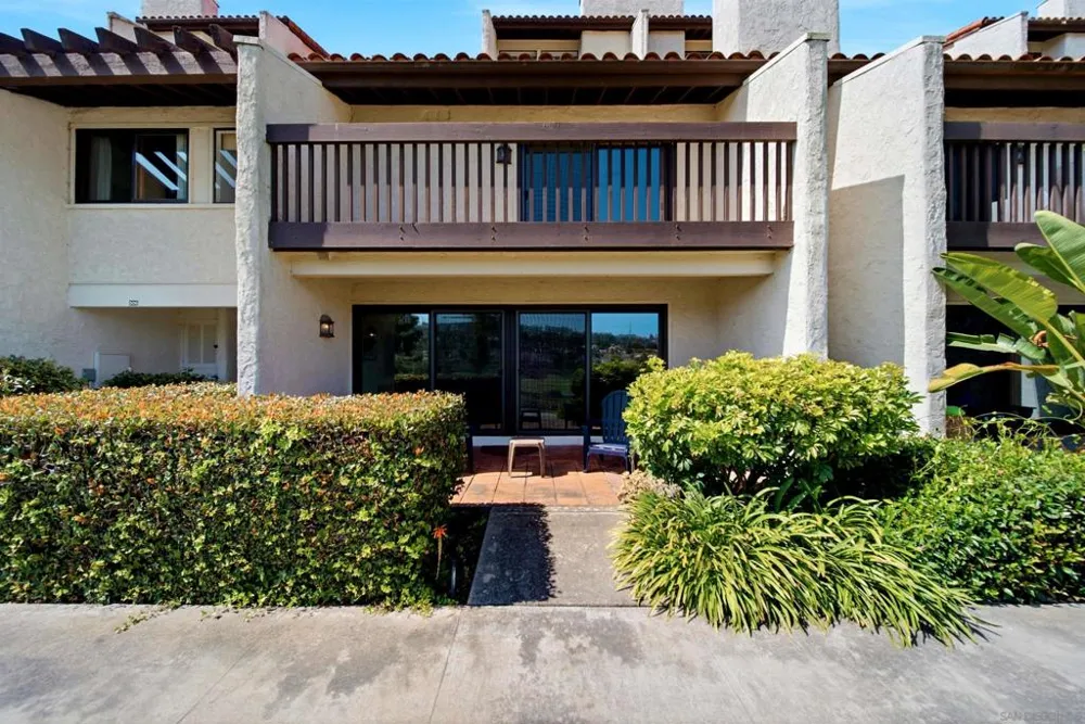 2510 Navarra #505 Carlsbad, CA 92009