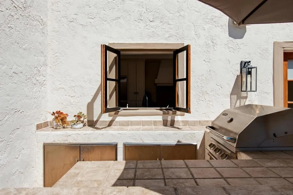 137 Via Coronado Rancho Santa Fe, CA 92091